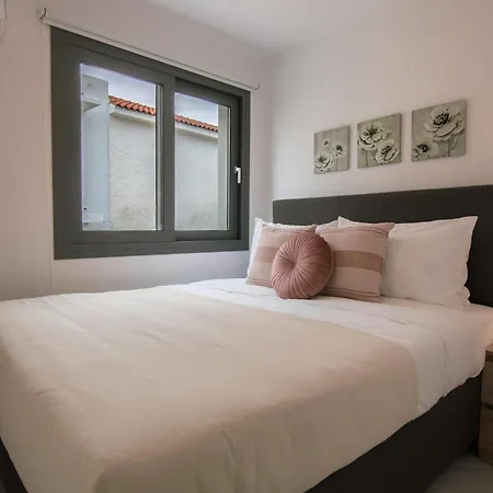 Phaedrus Living Luxury Residences Lime Apartment *